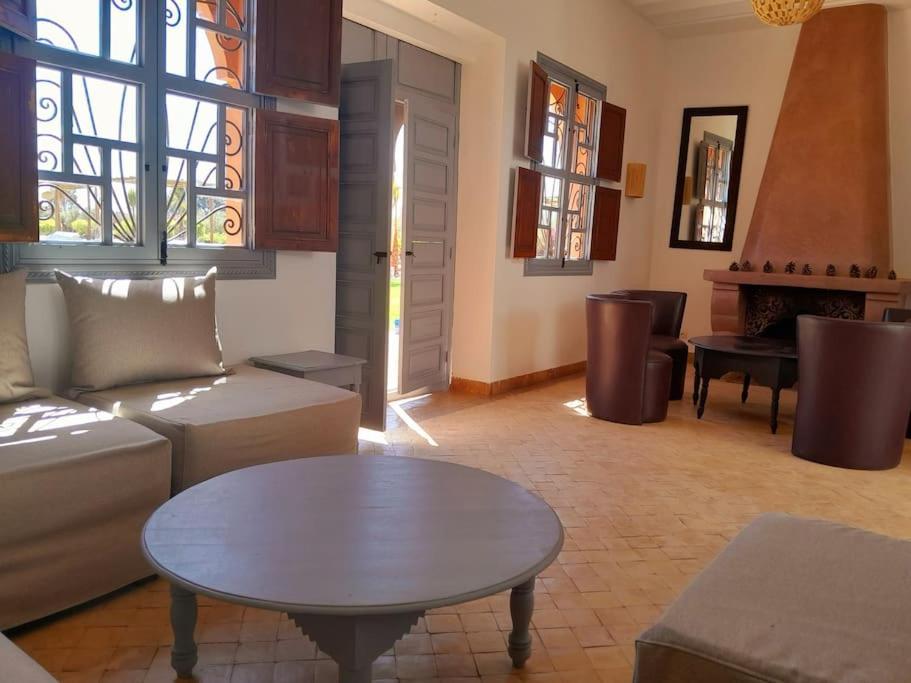 Villa Agora, Villa A La Campagne Proche Marrakech Sidi Abdallah Ghiat ภายนอก รูปภาพ